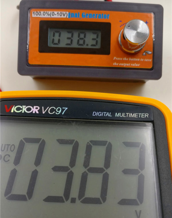 0-3.3V Voltage Generator with LCD Display